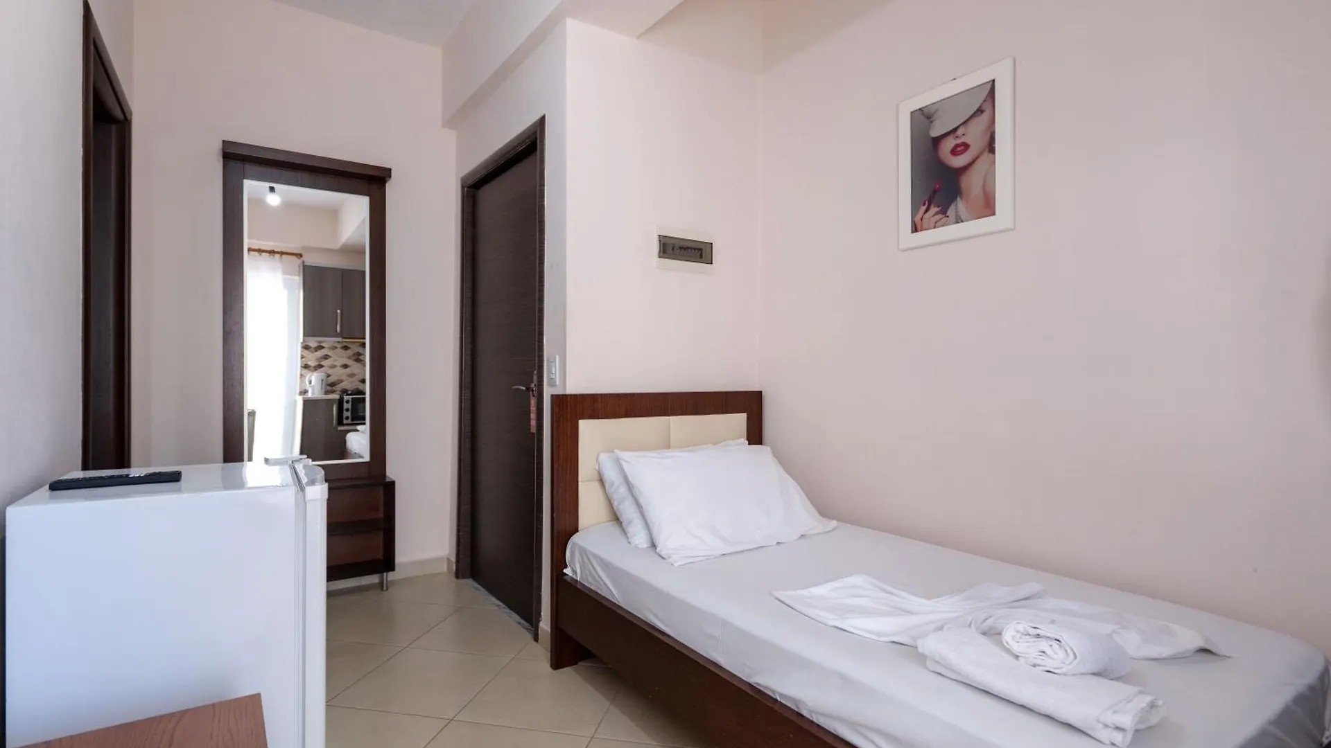Erioni Hotel Saranda 3*,